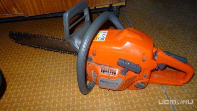 Житель Новодеревеньковского района похитил бензопилу у местной жительницы