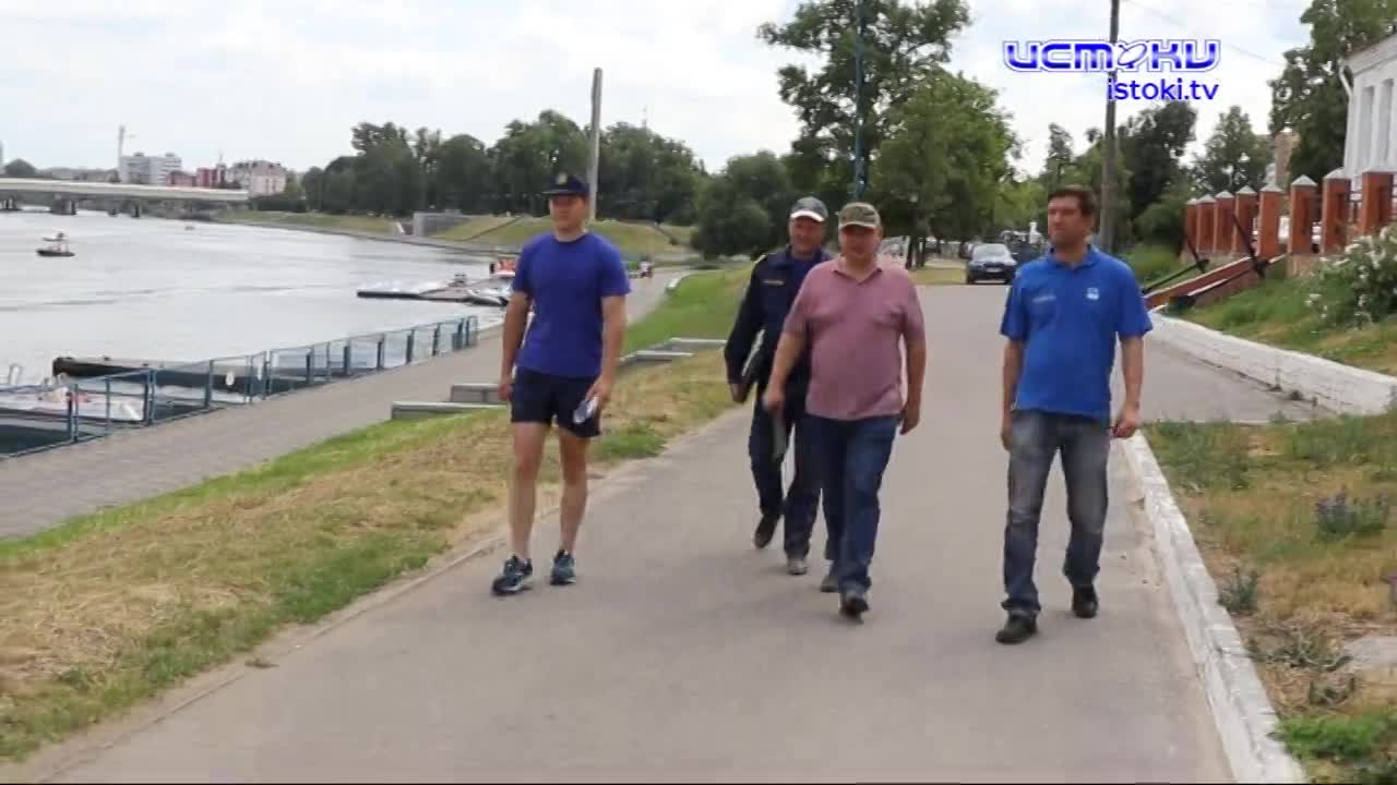 В центре внимания - безопасность у воды. Спасатели и чиновники провели совместный рейд в рамках акции "Вода - безопасная территория"