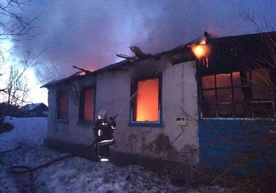 После гибели женщины с двумя детьми при пожаре покровских чиновников уличили в халатности