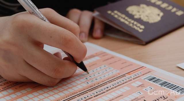 В Орле родители попробуют сдать ЕГЭ по русскому языку