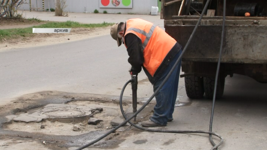 Орловские чиновники экстренно латают дороги перед закрытием Красного моста, а орловчанин получил звание Заслуженного артиста РФ
