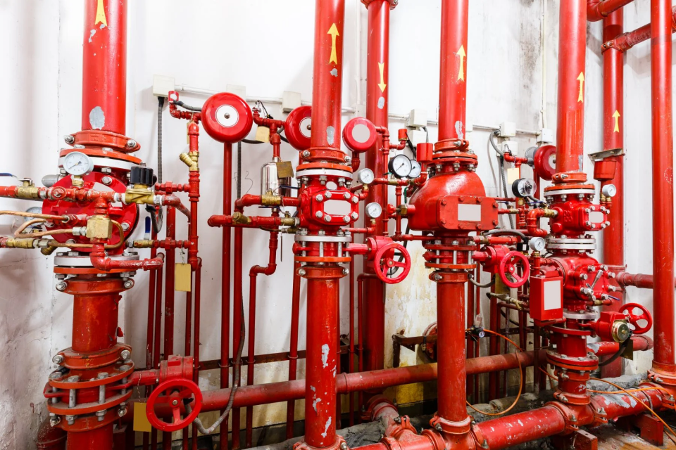 Как работает газовое пожаротушение и за счёт чего тушится огонь