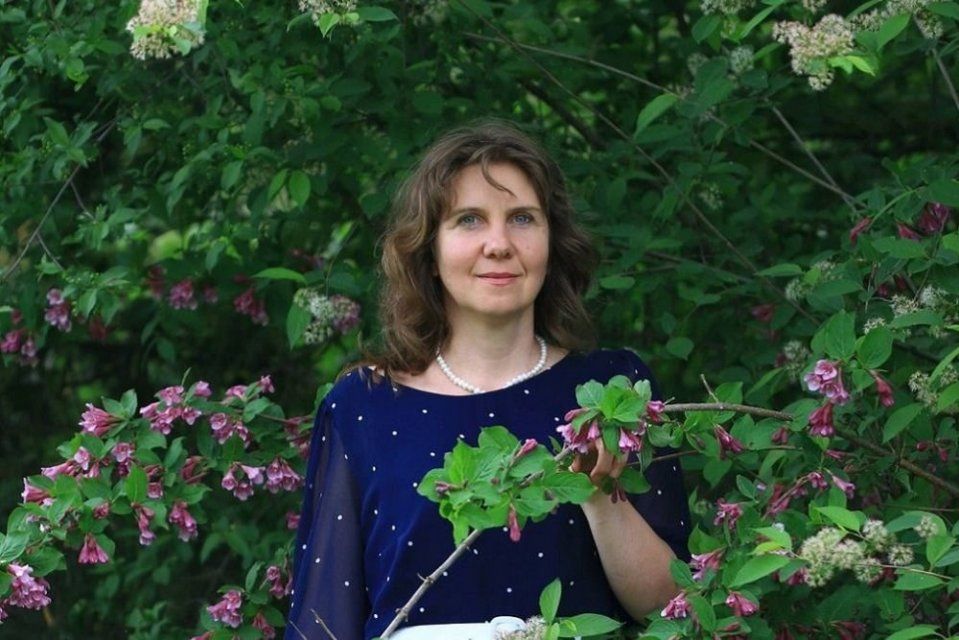 Федеральная пресса рассказала об орловчанке, сделавшей сад из пустыря