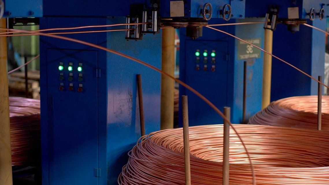 Цена на медь превысила $9 тысяч впервые за десять лет