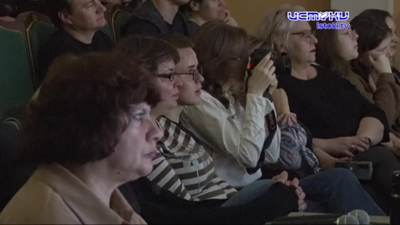 "Однажды в Париже". На сцене театра "Свободное пространство" состоялась премьера спектакля