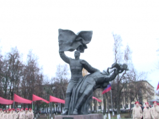 В Орле в честь 100-летия ВЛКСМ заложили капсулу времени с посланием молодежи 2068 года