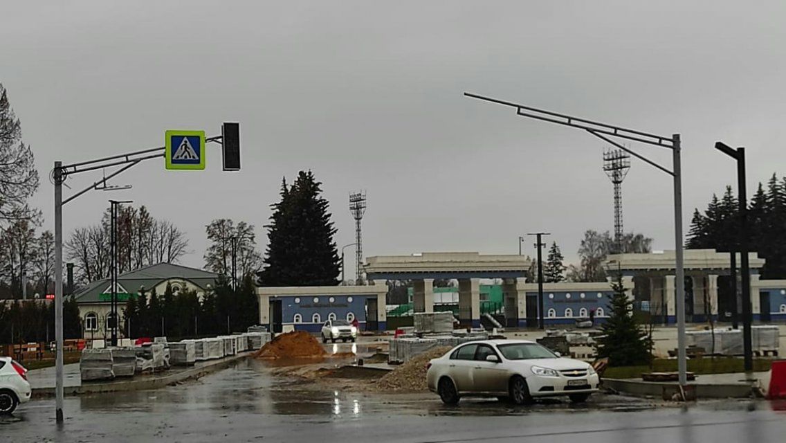 Глазами очевидцев: в Орле у стадиона Ленина установили светофор