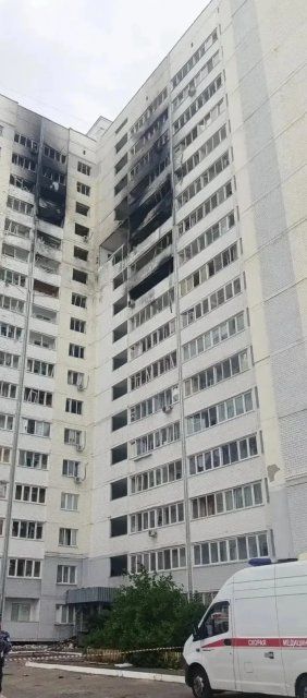 Семье погибшего при ударе БПЛА по дому в микрорайоне заплатят миллион рублей