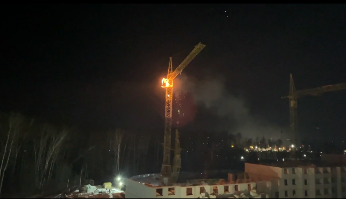 ВИДЕО: пожар в кабине башенного крана