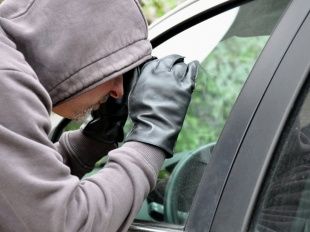 38-летний мужчина похитил у орловчанина неисправный автомобиль