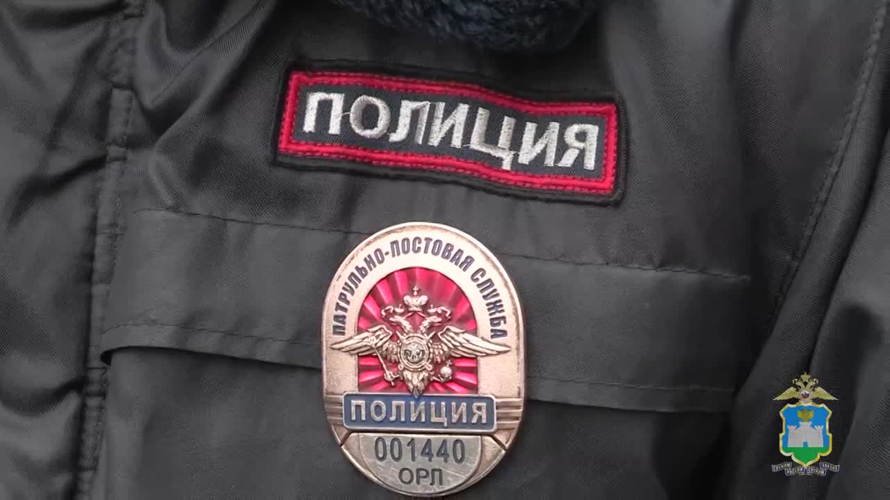 В Орле полицейские помогли спасти пенсионера, которому стало плохо за рулем автомобиля