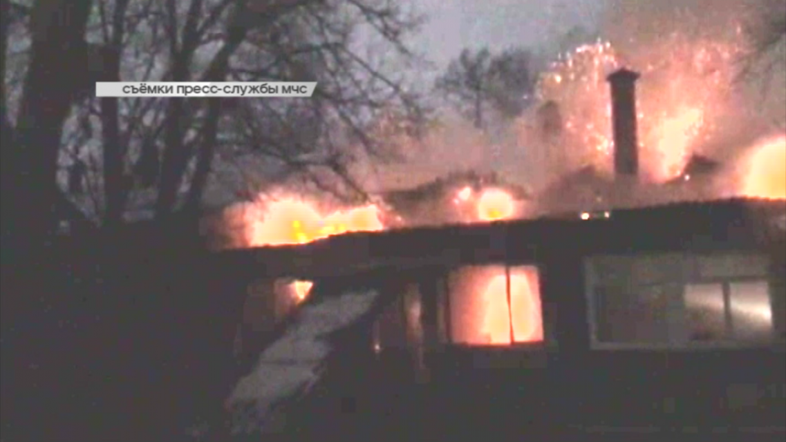 В Орле наградили полицейских врачей, а на улице 1-ой Посадской горел жилой дом