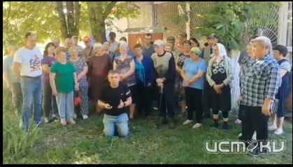 Жители орловской глубинки вынуждены объезжать дорогу через лес