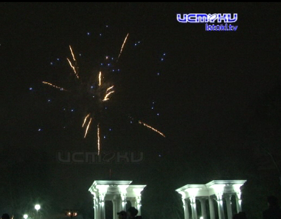 Массовых гуляний не будет. Как организована новогодняя ночь - рассказываем