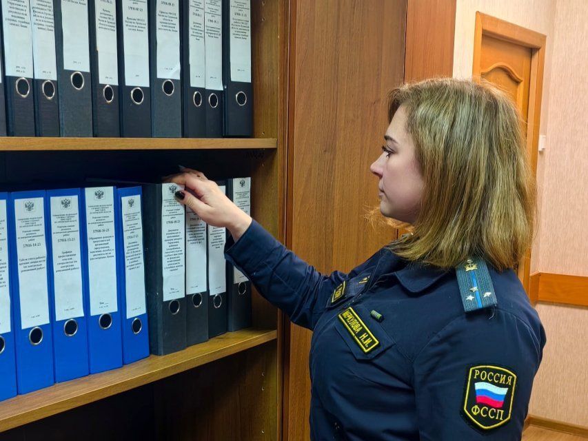 В Орле под контролем судебных приставов отремонтировали подъезд 