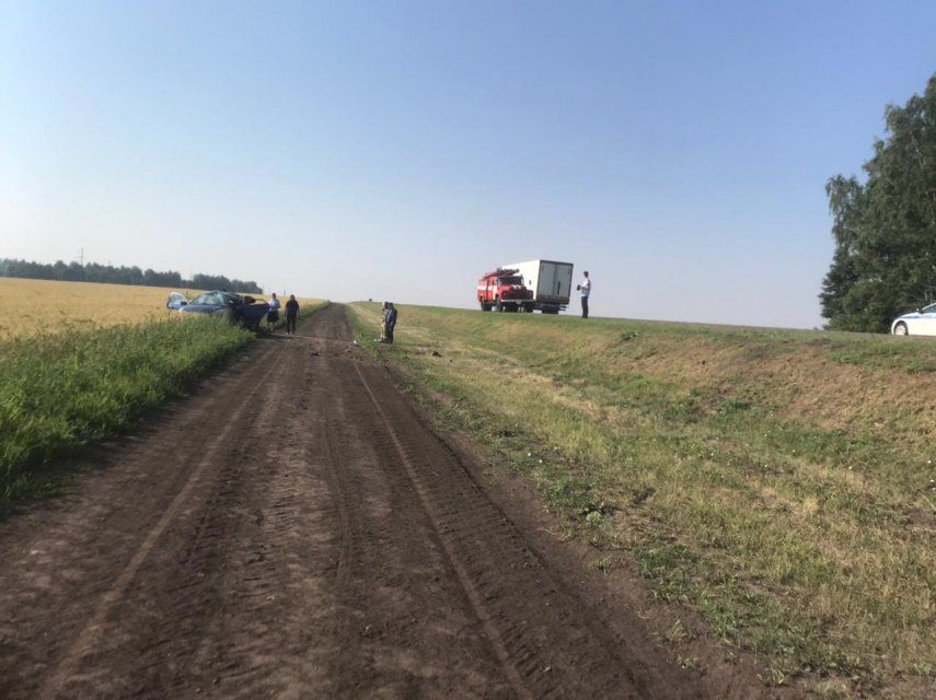 На трассе «Орел-Тамбов» опрокинулась иномарка. Есть пострадавшая