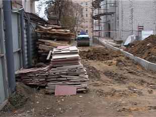 Обратная сторона строительства: Параклинический корпус вытесняет людей 