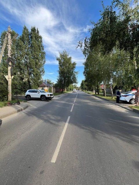 В Ливнах подросток на самокате протаранил иномарку и попал в больницу