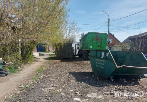С мусорным хаосом в Заводском и Железнодорожном районах власти пообещали разобраться в течение недели