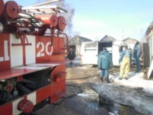 В Залегощи горел автомобиль "Peugeot"