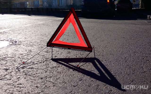 При столкновении двух грузовиков во Владимирской области пострадал орловский водитель