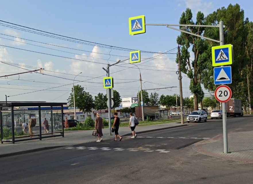 В Орле на ул. Комсомольской появились "лежачие полицейские" и пешеходный переход