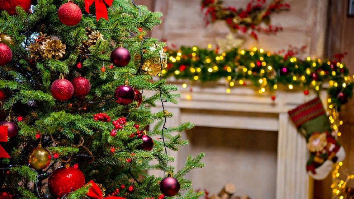 Новогоднее настроение в студии Ретро FM в Орле: сегодня к нам заглянет Дед Мороз