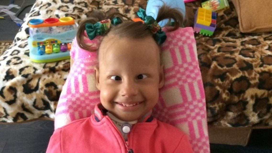 Синеет и молчит: объявлен сбор средств на генетический анализ для пятилетней орловчанки