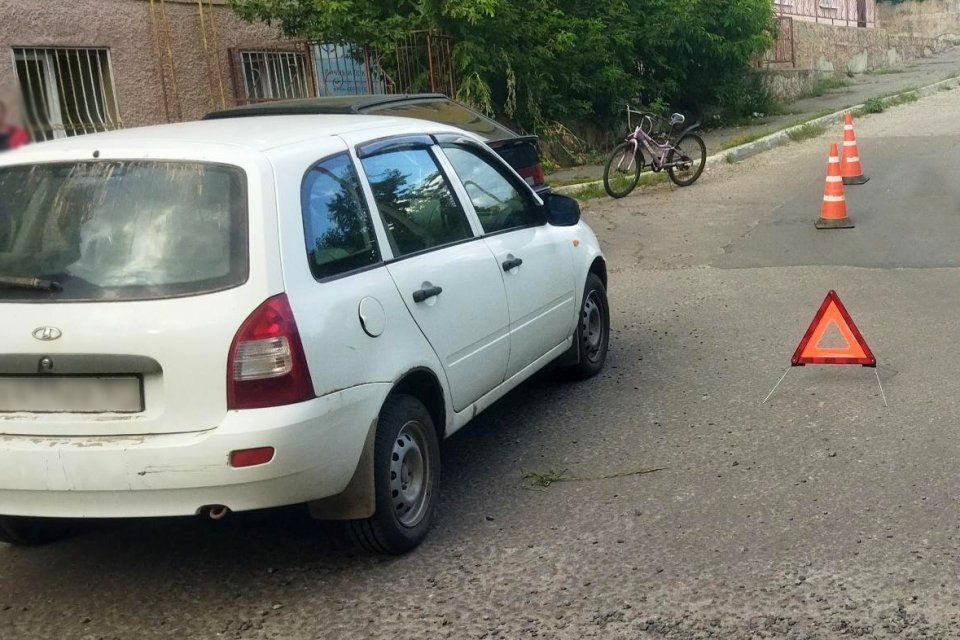 В Орле легковушка сбила школьницу на велосипеде