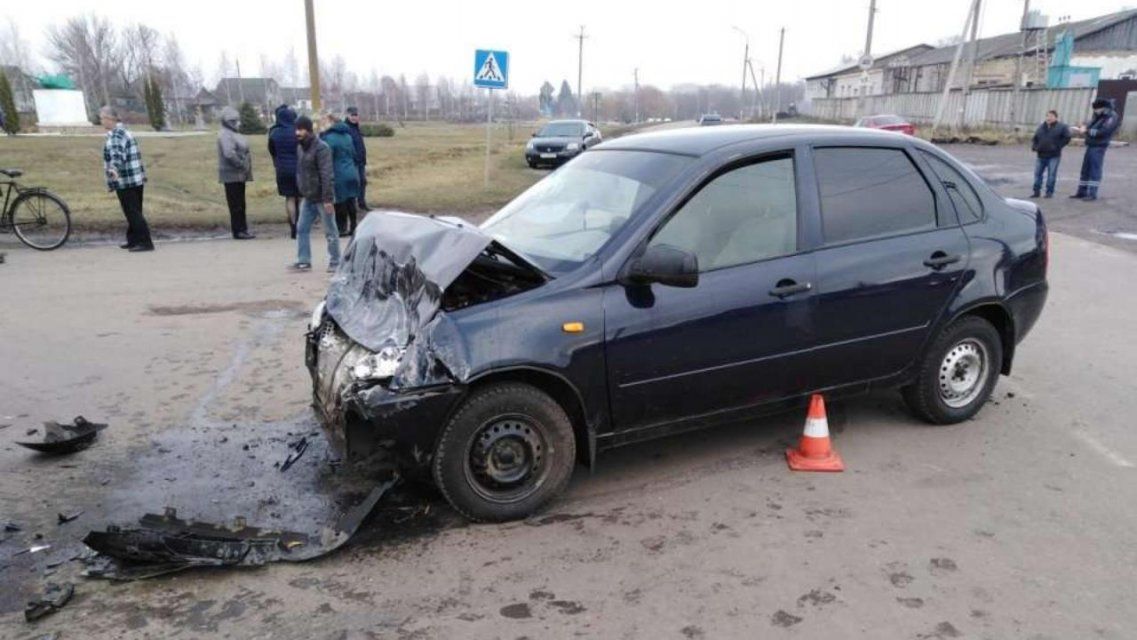 В одном из поселков Орловщины УАЗ протаранил «Ладу»