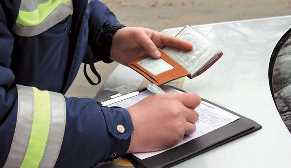 В Орле автомобилист нарушил ПДД на 300 тыс. рублей