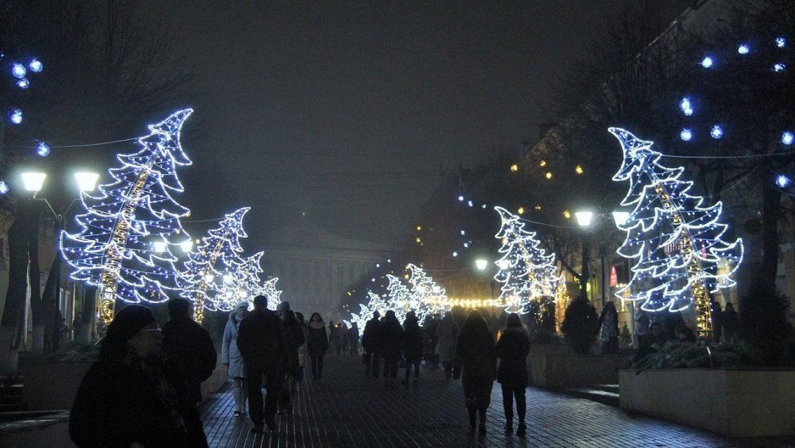 Фоторепортаж: как преобразился Орел к Новому году