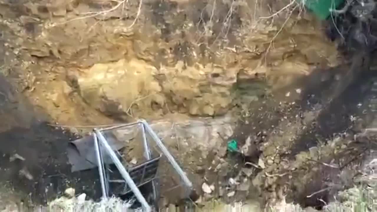 В Орле под землю едва не ушёл частный дом