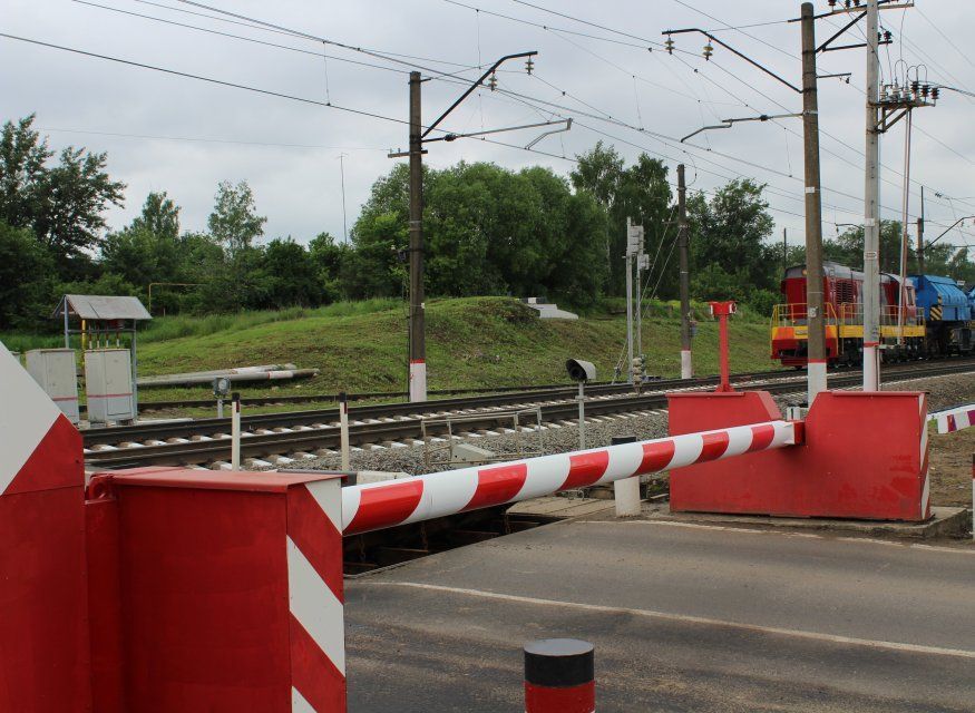 Движение автомобилей через железнодорожный переезд около станции Змиёвка в Орловской области будет закрыто 14 ноября на время ремонтных работ