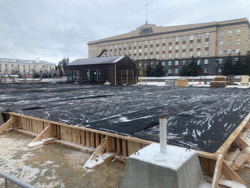 В самом центре Орла запретили парковку, сегодня измениласх схема движения троллейбусов 