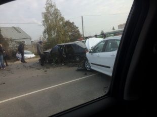 В Орле на Болховском шоссе столкнулись автомобили