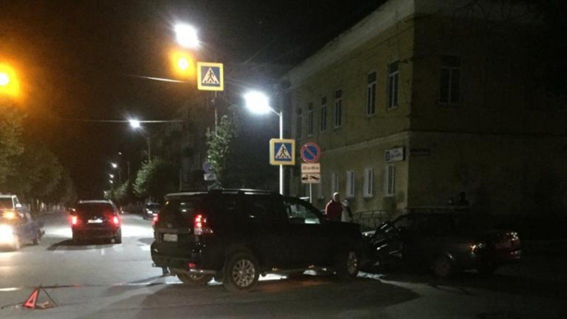 В Ливнах не поделили перекресток «Лада» и внедорожник 