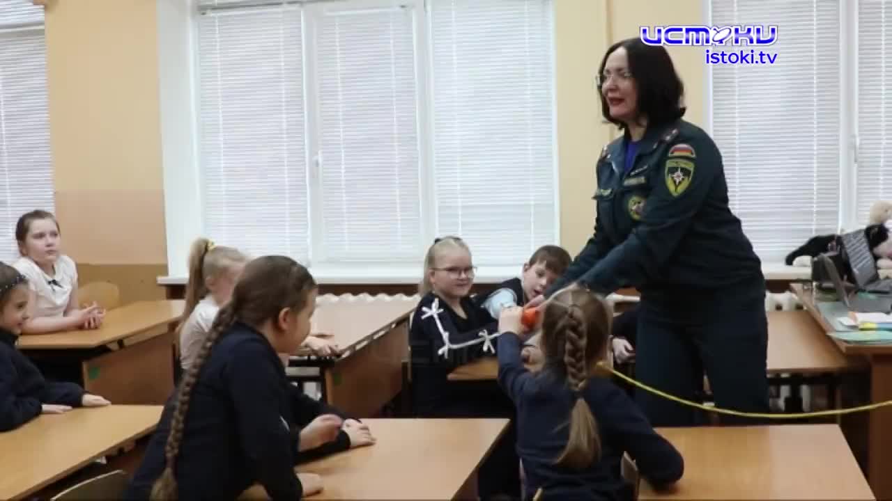 Орловские спасатели продолжают профилактическую работу с подрастающим поколением