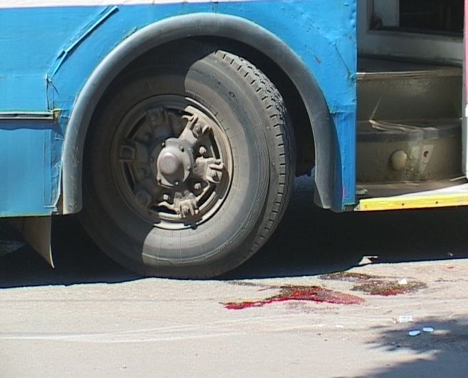 Троллейбус сбил пожилую женщину