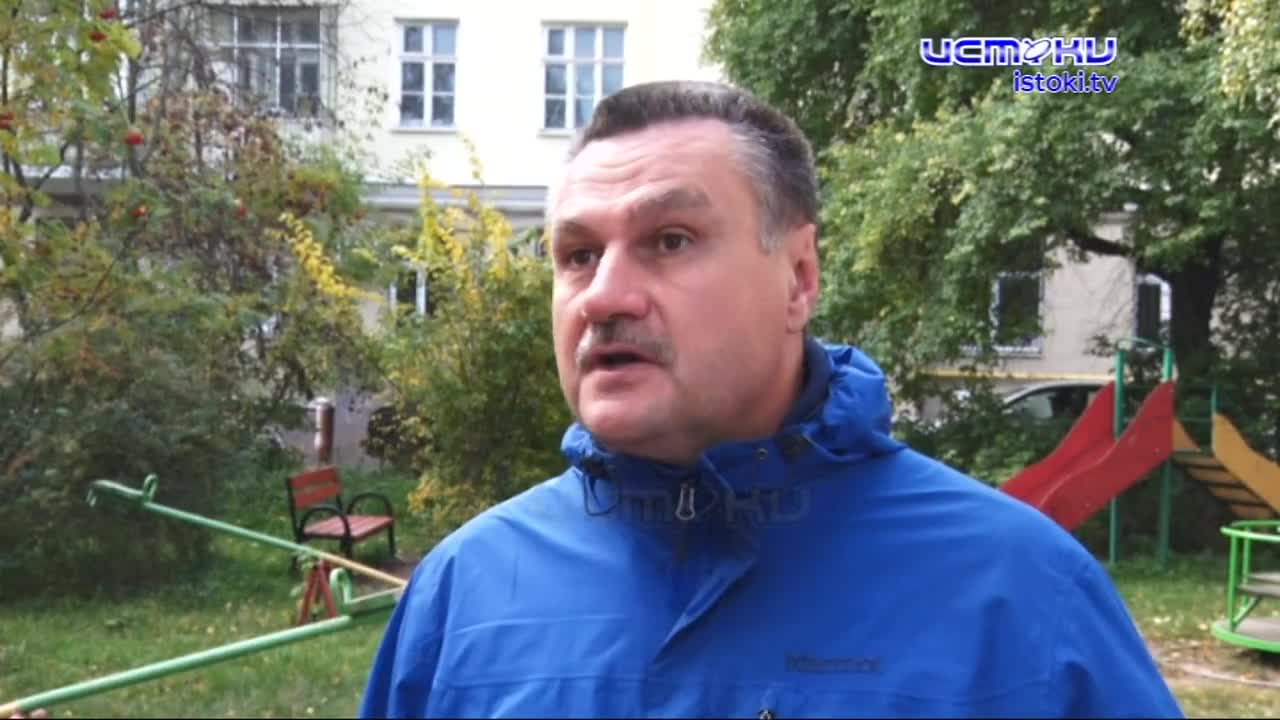 Текущая крыша и падающая штукатурка-такая участь досталась дому на Салтыкова-Щедрина после капитального ремонта