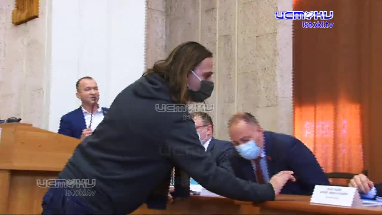 Повышение тарифа на проезд горсовет утвердил, не дав слово депутатам1616677641