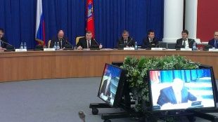 Губернатор узнал от журналистов о проблемах школьников Должанского района