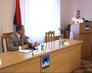 "Кто не ходит на рабочие совещания, пускай ищут другое место работы" 