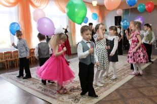 В поселке Кромы открылся обновленный детский сад