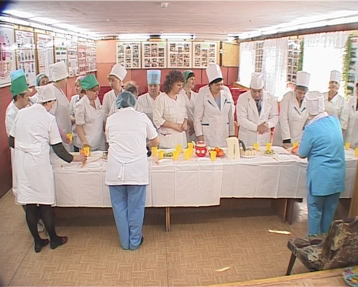 Медсестёр поздравил врач