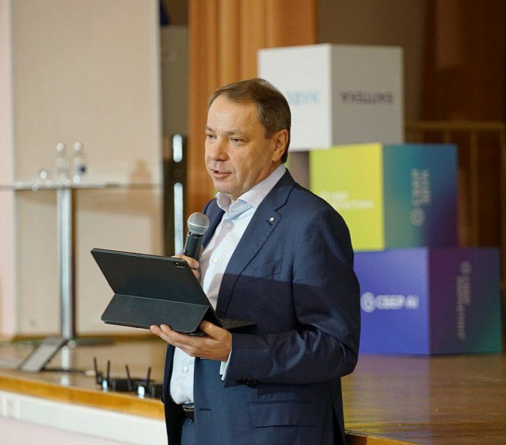 Зампред Сбера Станислав Кузнецов рассказал студентам Черноземья о главных киберугрозах нашего времени