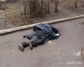 Под колесами мусоровоза погибла женщина, а не мужчина