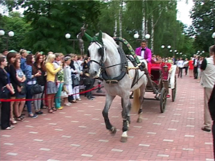 Грандиозный бал в честь выпускников ОГИИК