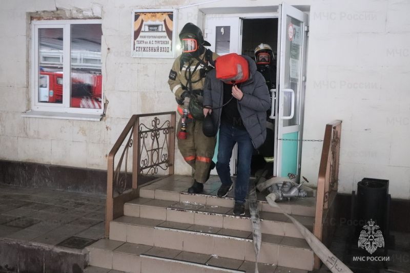 Возгорание находилось под сценой: в Орле потушили условный пожар в театре