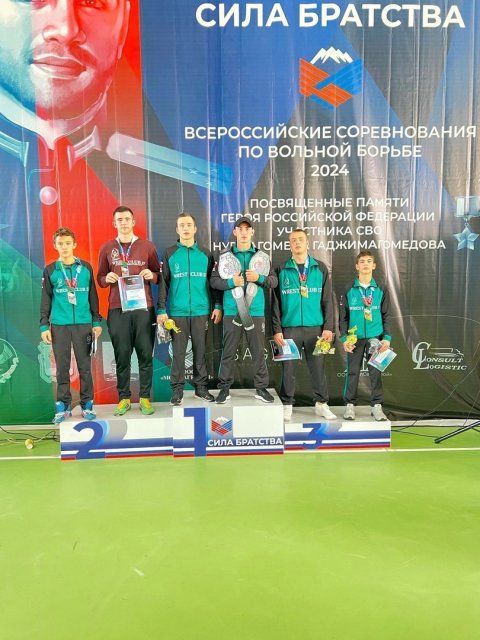 Выиграли борьбу за награды 